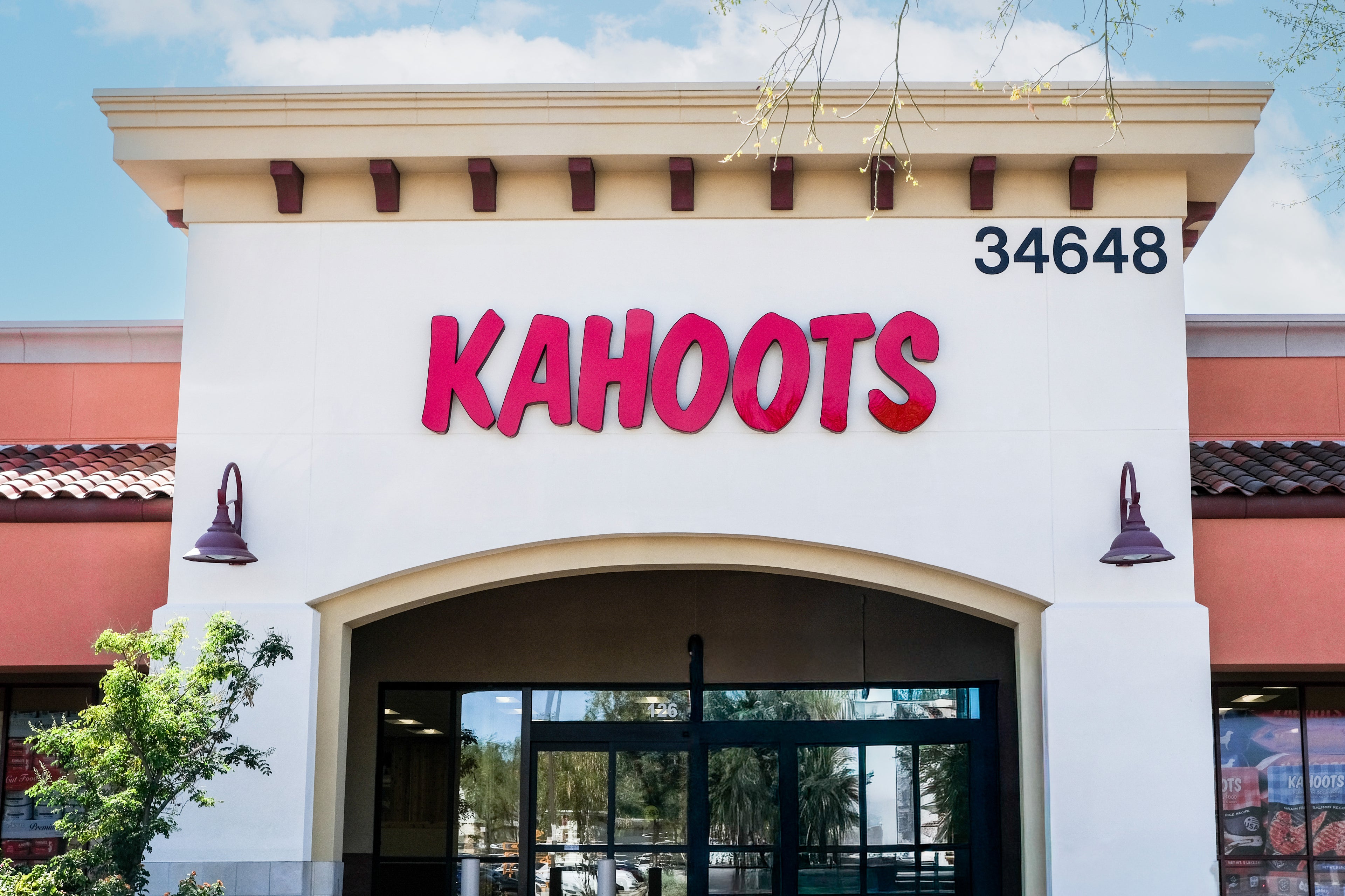 Storefront of the Carefree Highway location. Large "Kahoots" logo above the door