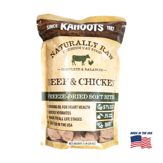 Kanoots cat food package with beef and chicken flavor on a white background